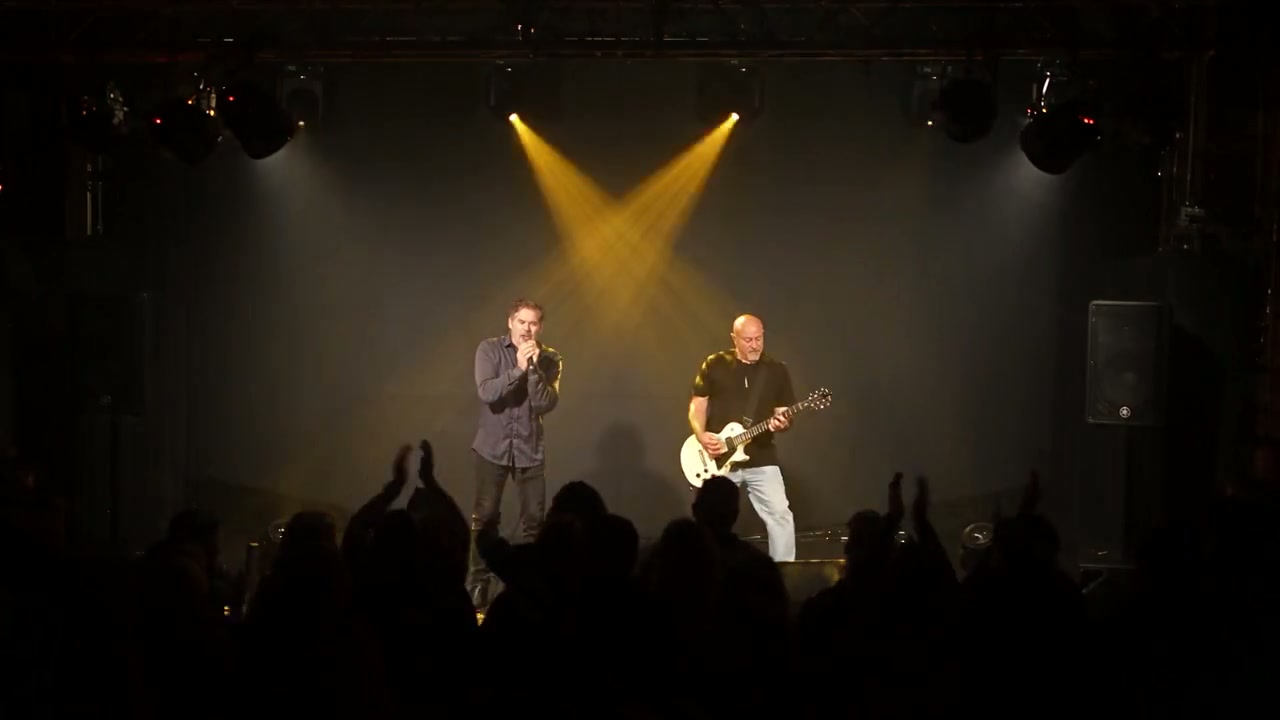 Full-stage live show